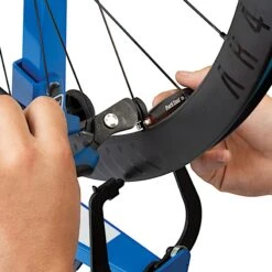 Park Tool CSH-1 Pince à Rayons Support De Rayons -Accessoires Velo Pro 978C8620B57C8C941C2D277E182F01EB