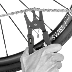 Rose Pince 2en1 Pour Ouvrir Et Fermer Des Maillons Attache-rapide 9 Rose Pince 2en1 Pour Ouvrir Et Fermer Des Maillons Attache-rapide -Accessoires Velo Pro CA9AB8E08E201E4B18219BDEDD153192